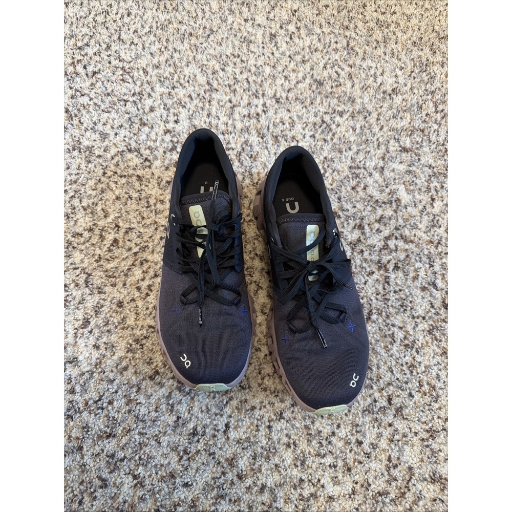Women's On Runner Grey Lilac green Size‎ 8.5 Mesh Lightweight Great Condition